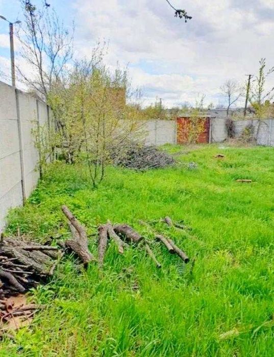 В продаже часть дома со своим двором