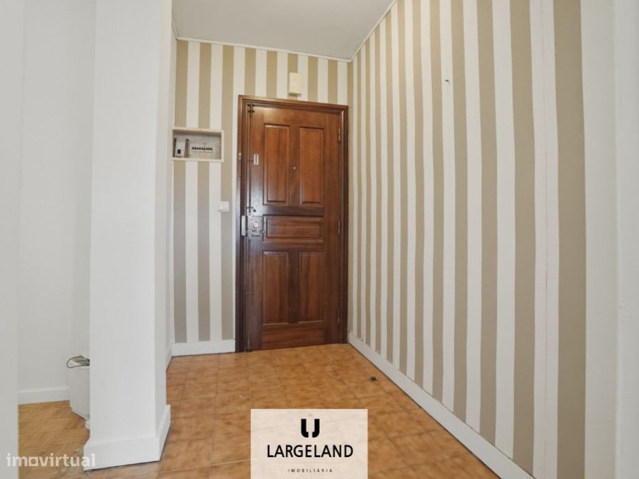 Imovel T4 para investimento
