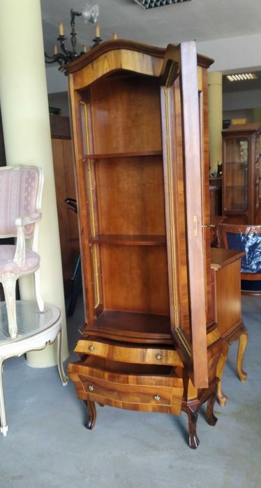 Stylowa witryna serwantka Ludwik