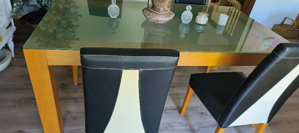 Mesa vidro e cadeiras para sala jantar