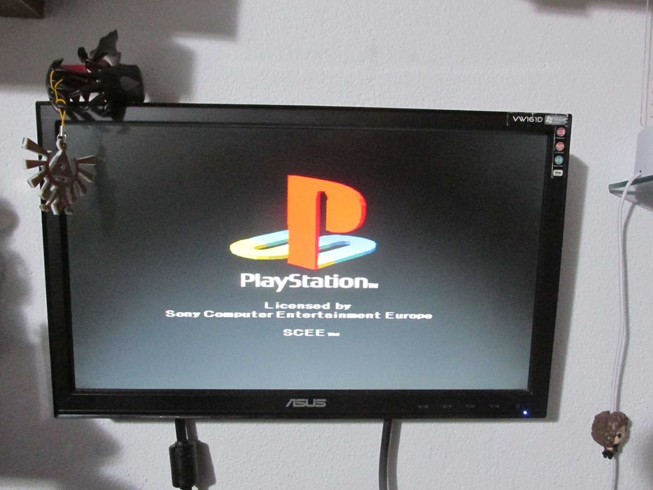 Playstation 1 + PSOne Dual Shock + Cabos