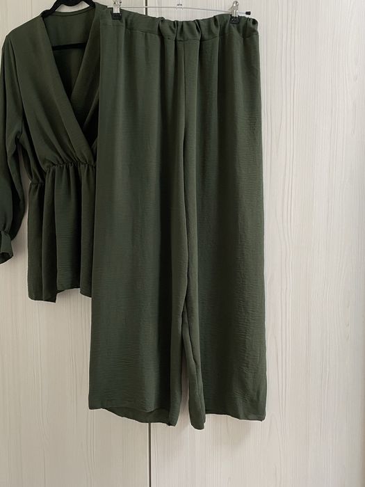 Шикарний костюм Італія L