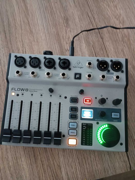 behringer FLOW 8 mixer cyfrowy