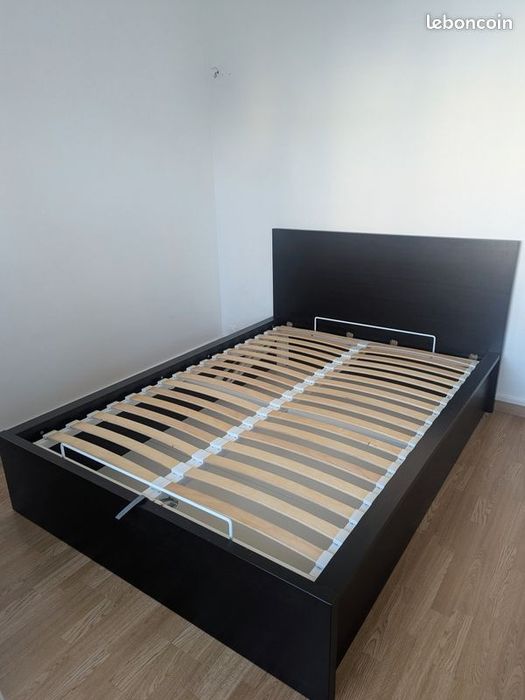 Cama de casal Ikea Malm com arrumação(Sommier) 140x20