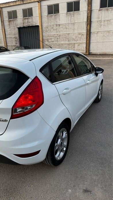 Vendo Ford Fiesta 1.25 | 2012 | Gasolina | Nacional — photo 5