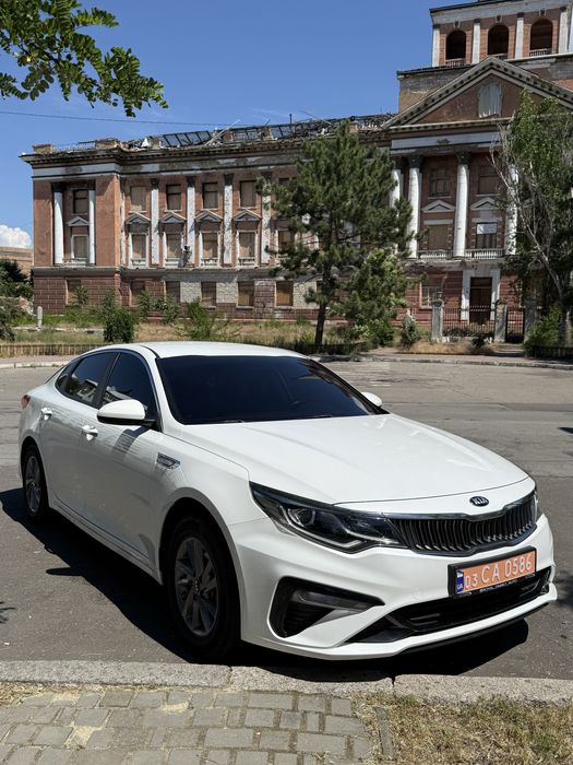 Продаю Kia k5 2.0 газ
