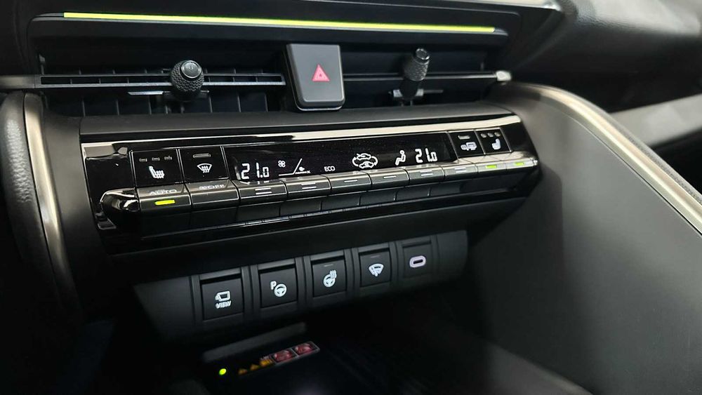 Toyota C-HR 2024 2.0 Hybrid e-CVT AWD-i • Premium Premiere Edition