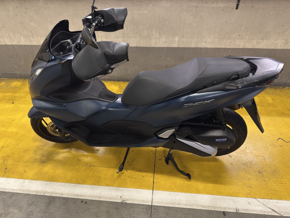 Vendo Moto pcx ano 2024 único dono