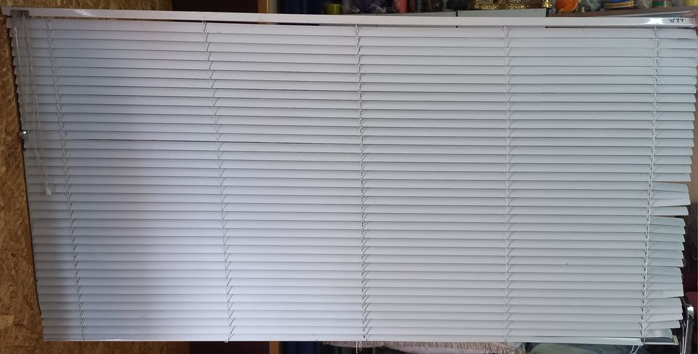 Продам білі жалюзі в розмірах