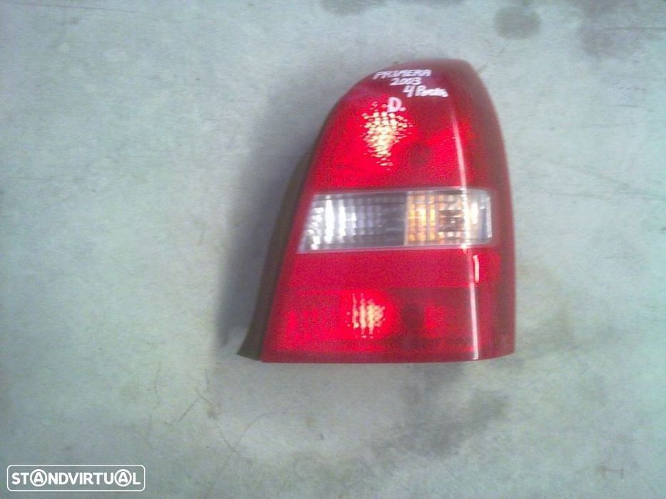 Farolim Traseiro Nissan Primera 2003 (4PORTAS)