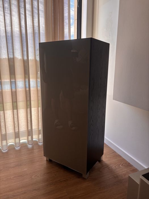 Conjunto de móvel de Tv + armário + mesa de centro