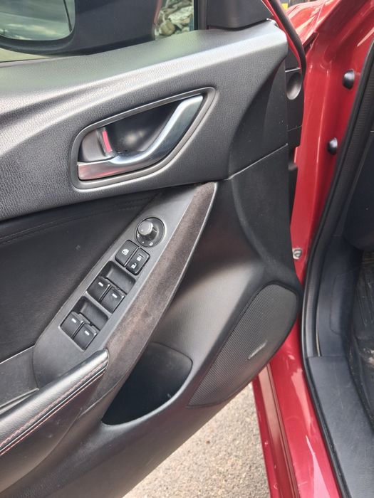 Продам свою машину. Mazda 6, 2,5 бензин, 2014 року.