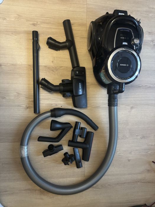 Odkurzacz Bosch Serie 6 (bagless)