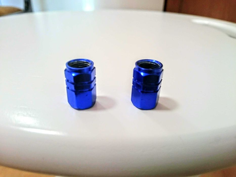 Б/в алюмінієві ковпачки на золотніки (ніпелі) для камер велосипеда