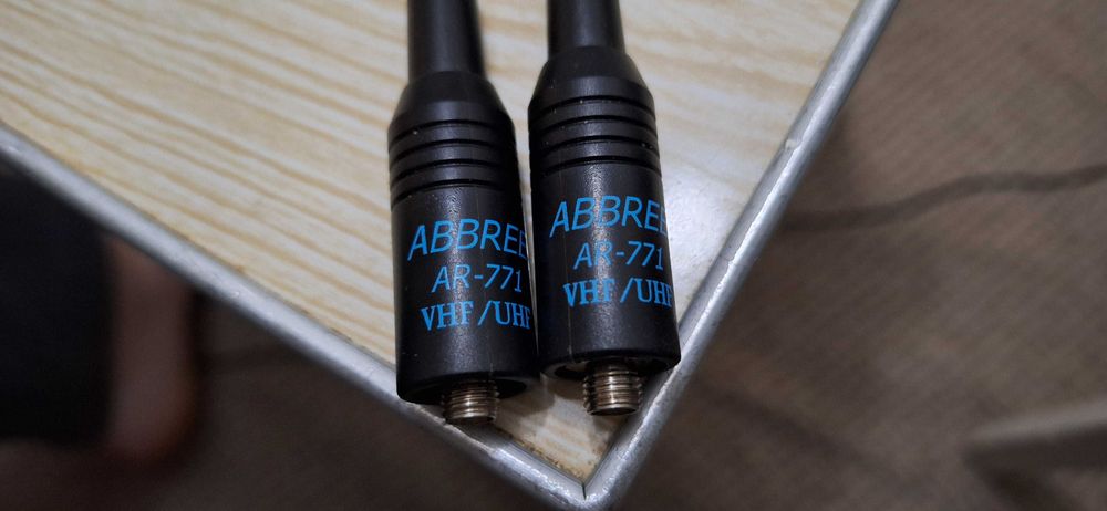 Антенна ABBREE AR-771 для рації Baofeng, або гарнитура