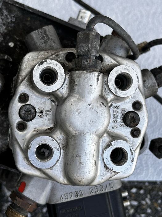 Mercedes 190 w201 K-Jet Regulator EHA Rozdzielacz Paliwa