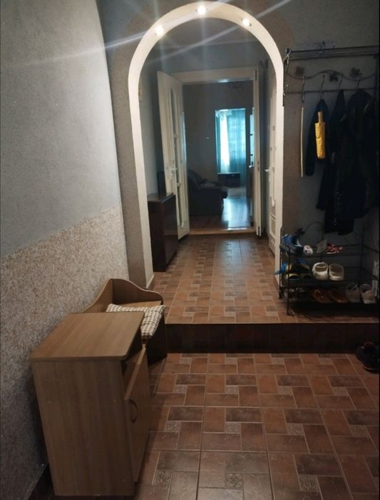 Продається пів особняк район вулиці Вовчинецькій