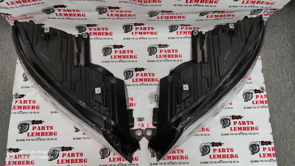 VW Tiguan 11-16 Тигуан Фари Права Ліва Фара Левая Правая Фары