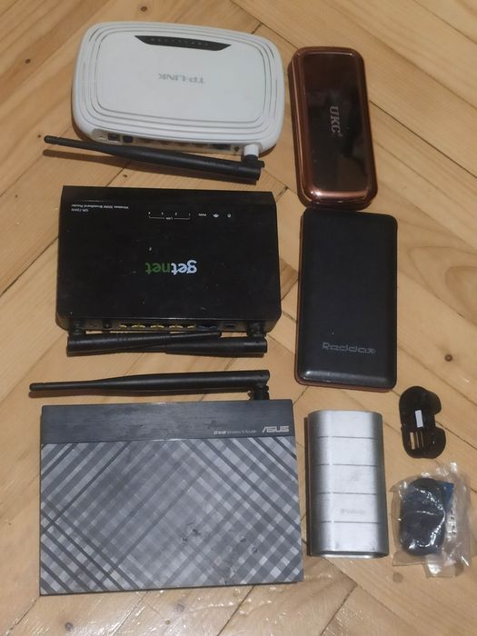 Техніка: планшети, фотоапарати, модеми павербенки