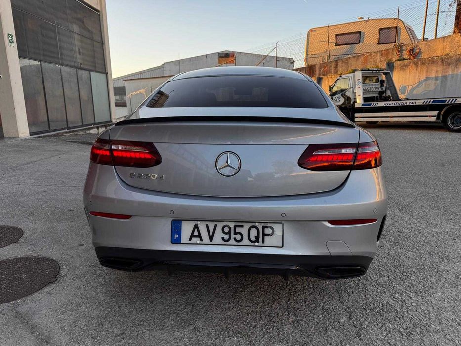 Mercedes-Benz E 220 d Coupé - NIGHT EDITION AMG