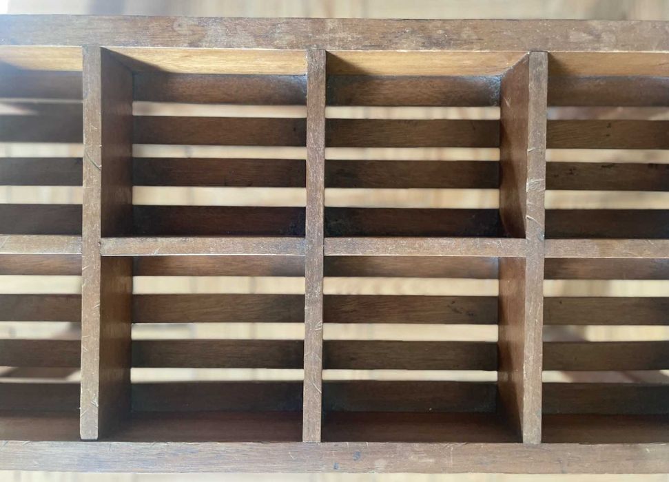 Móvel vintage expositor/organizador de rolos - armazenamento vertical