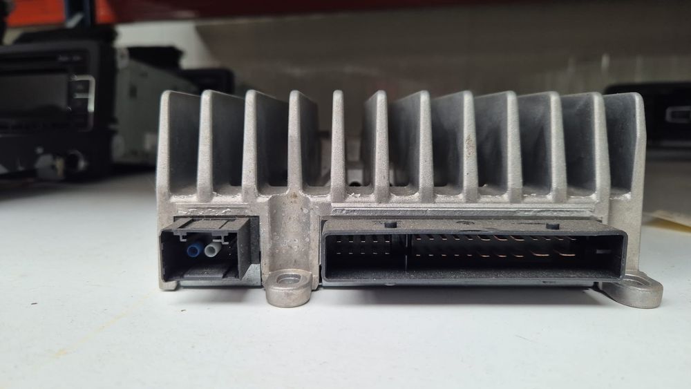 Amplificador áudio Mercedes W204