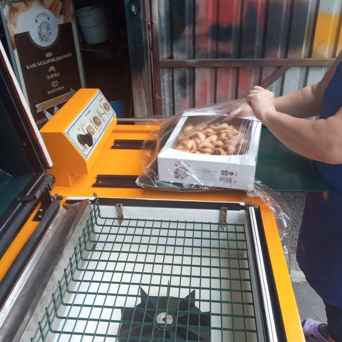 Продам пакувальну машину в плівку ПВХ