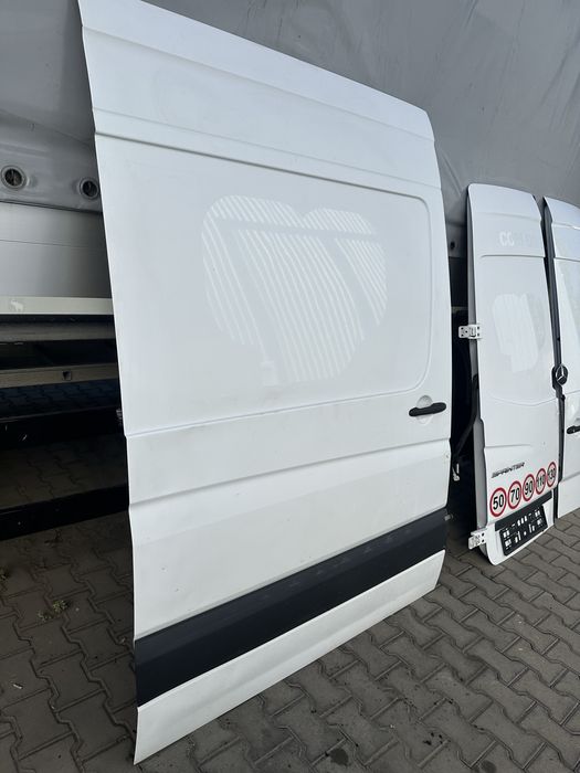 Двері дверка бокова здвижна SPRINTER 906