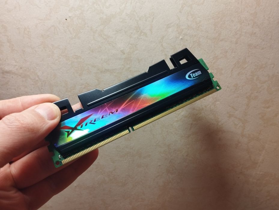 оперативная память DDR3 4gb Team Dark Xtreem с радиатором