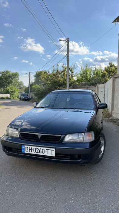 Toyota carina e