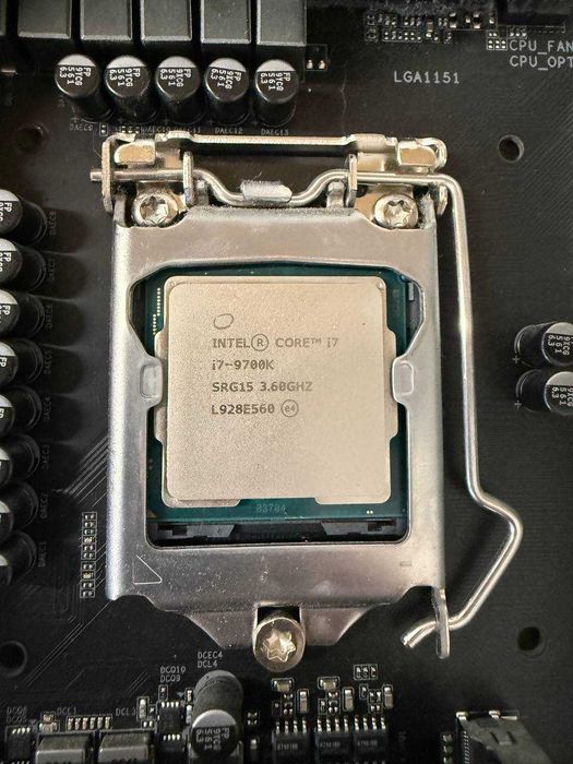 Intel Core i5-105002枚 & i7-9700 4枚CPUセット intel core i7 9700 комплект - Персональні комп'ютери - OLX.ua