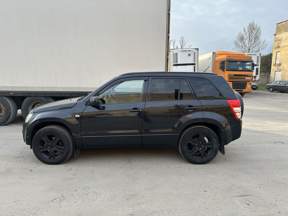 В продажу гарний автомобіль. Сузукі гранд вітара 2.0 бензин Без газу