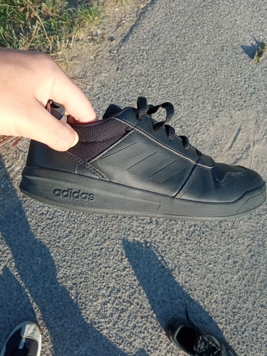 Кросівки Адідас на осінь