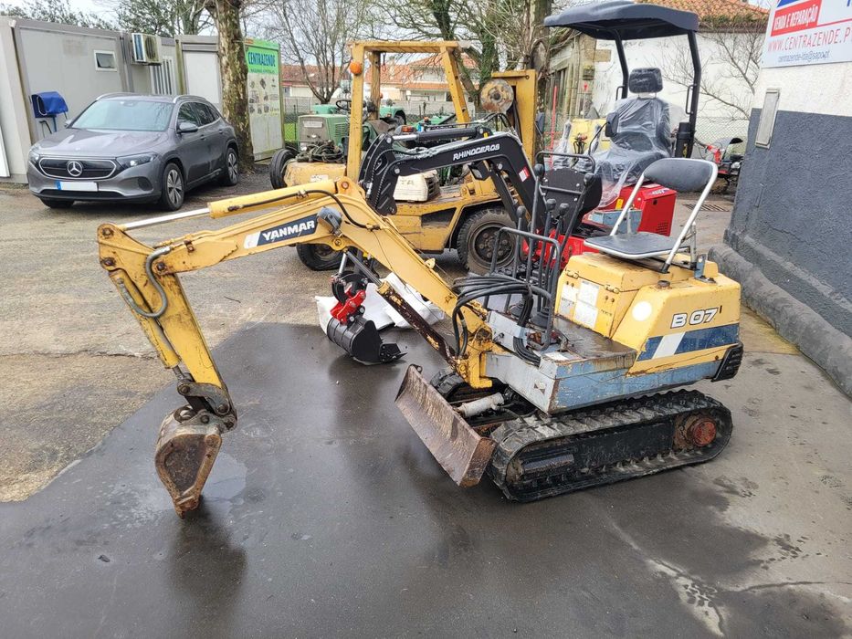 Mini Giratória Yanmar B07