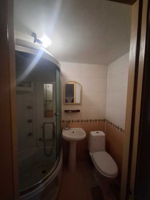 Продаж готелю з власною територією