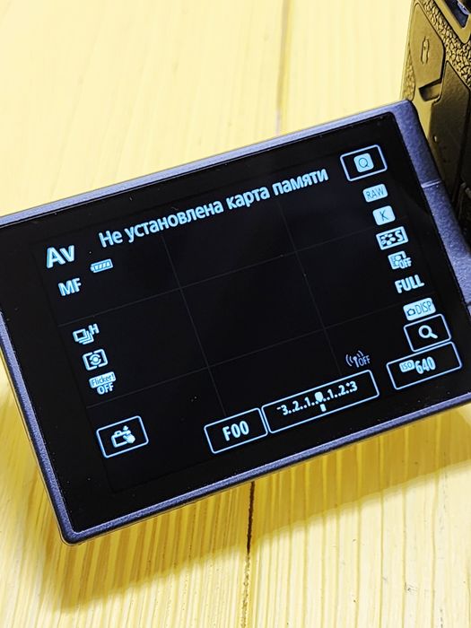 Canon EOS R (body) + бустер CANON BG-E22: 43 900 грн. - Цифровые