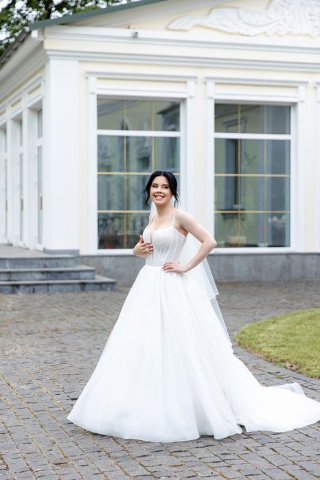 Весільня сукня.