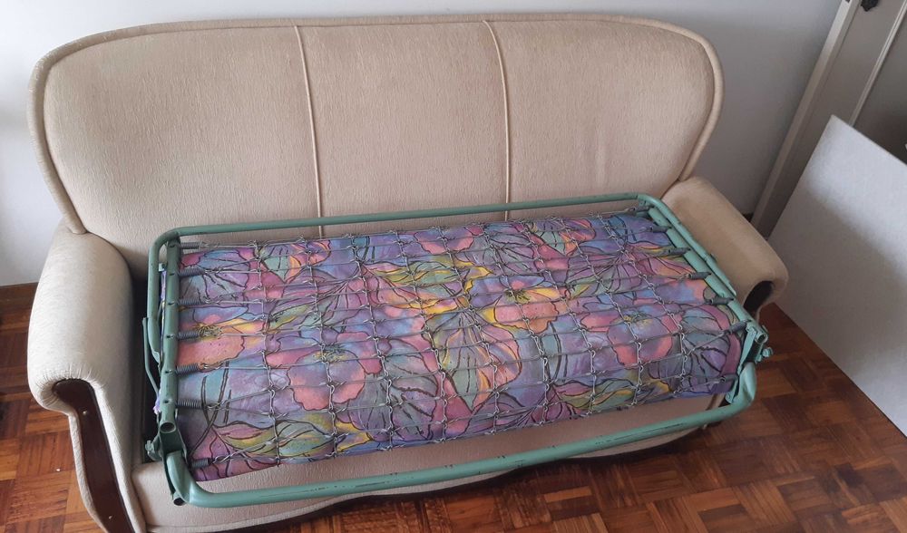 Sofa Cama barato. 170cm por 85cm Alfragide • OLX Portugal
