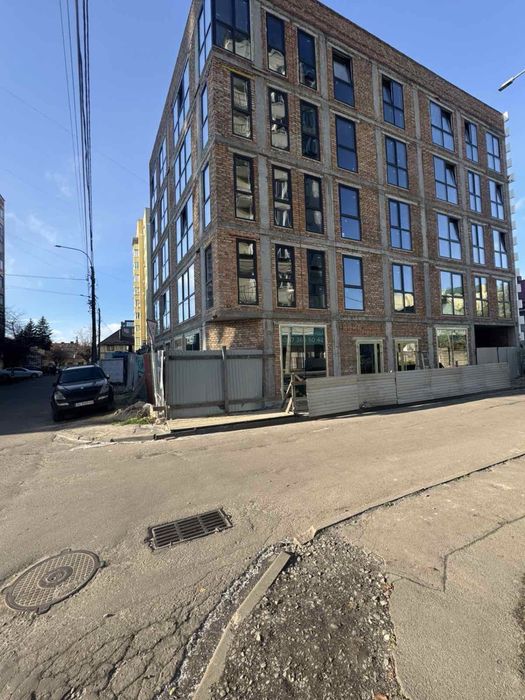 Оренда торгово -офісних приміщень , центр міста , вул Клешканя