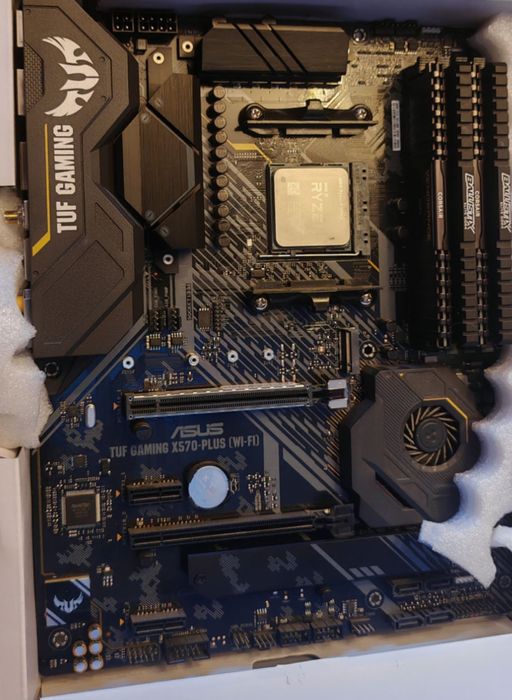 Combo Gaming  9 5900X + ASUS TUF X570-Plus Wi-Fi + 32gb ddr4 3600mhz