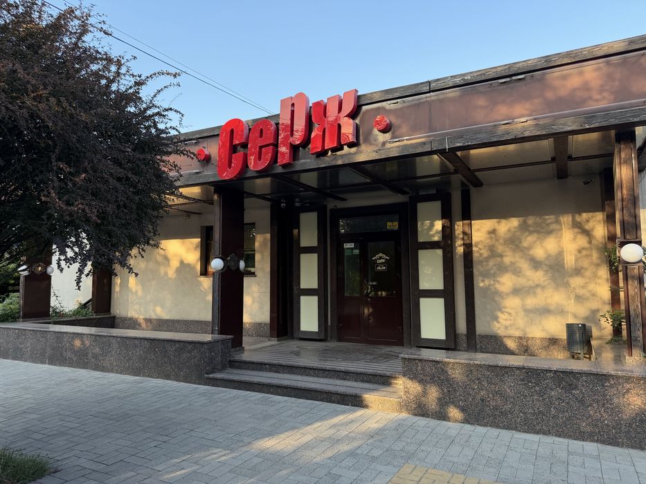 Комерційне приміщення 530 м2 в Умані — під мережевий бізнес або ресторан