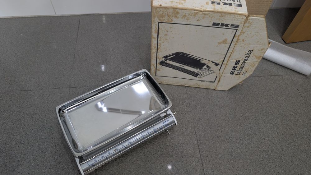 Balança de cozinha vintage (nunca foi usada)