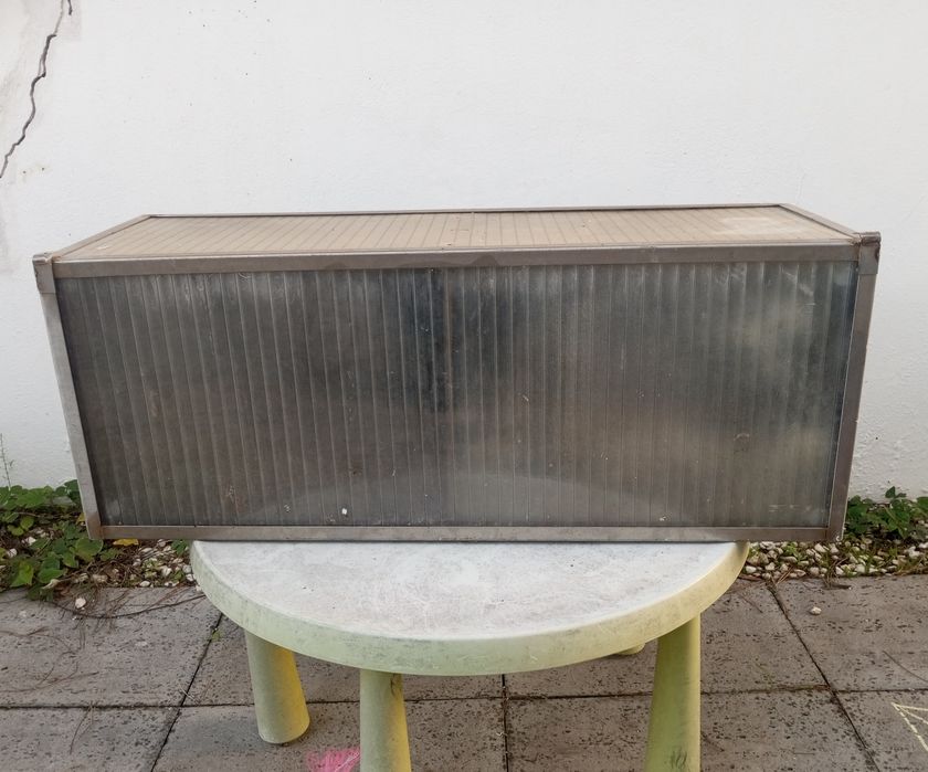 Gaiola artesanal para pássaros