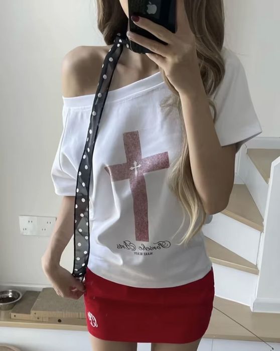 футболка y2k, футболка со спущеным плечом