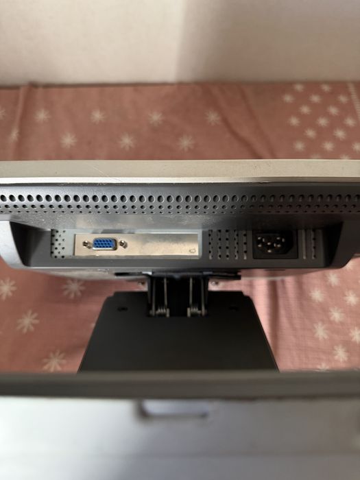 Монитор LG flatron L1510S