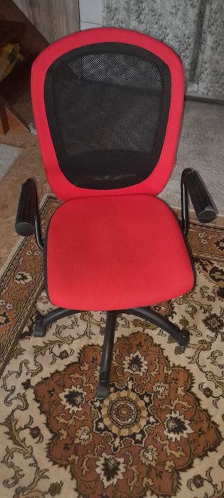 Крісла офісне...