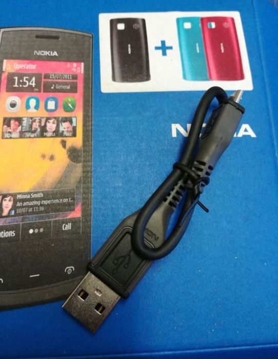 Duas capas Nokia 500