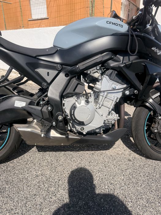 CF Moto 675 NK.