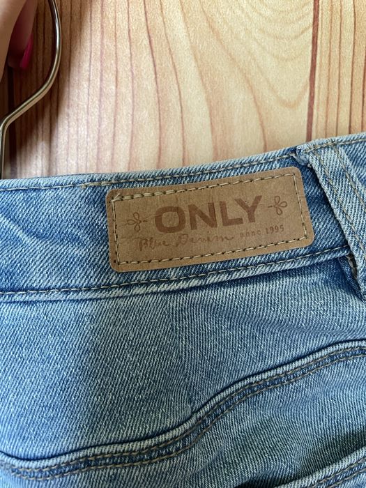 Шорти жіночі короткі