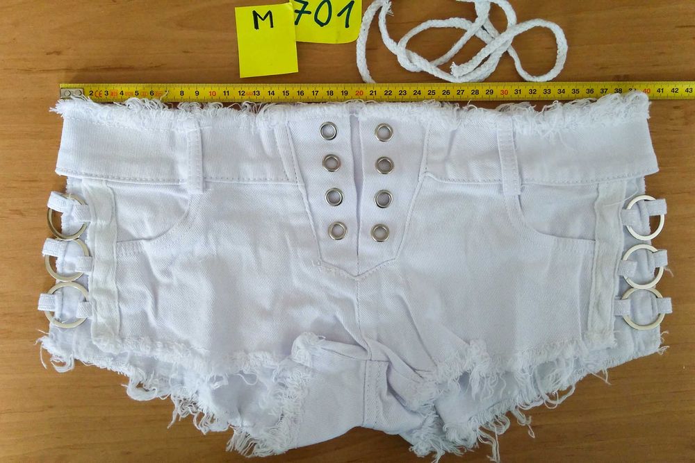 Białe Spodenki Damskie Krótkie Seksowne Skąpe Wiązane Na Lato M